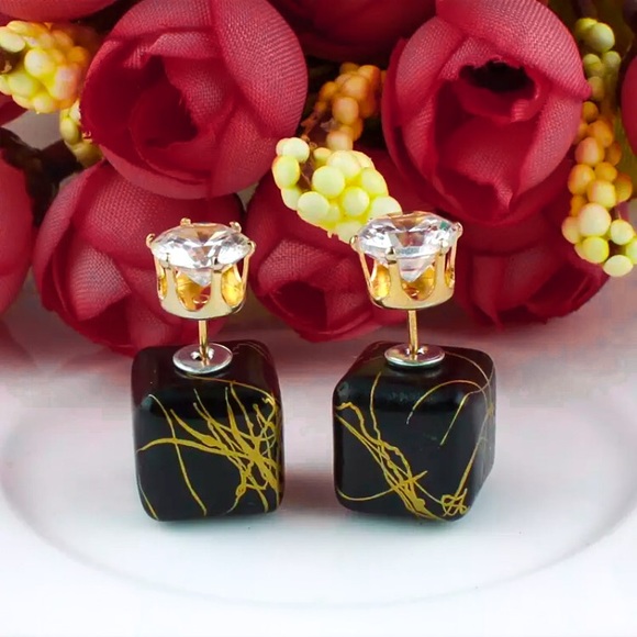 🆑10/$25🆑𝗖𝗟𝗘𝗔𝗥𝗔𝗡𝗖𝗘 Crystal Marble Simple Earrings NEW - Picture 5 of 5